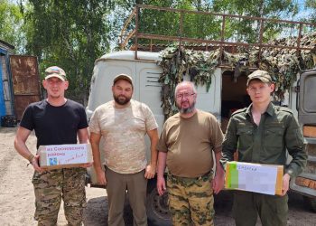 Довезли до госпиталя и солдат: гумконвой вернулся из-за ленточки