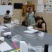 Прихожане храма в Долгодеревенском делают стерильные салфетки