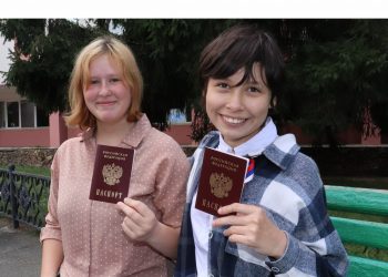 В Долгодеревенском прошло торжественное вручение паспортов