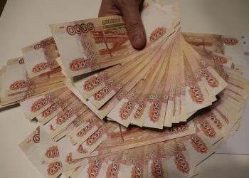 Кража на улице Фаберже: в Малинках похитили деньги и золотые монеты