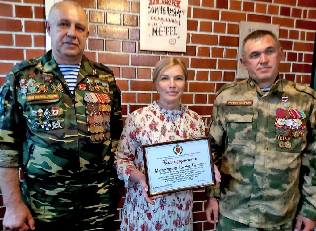 «С теплом для фронта»: Ставропольские волонтеры шьют одежду бойцам