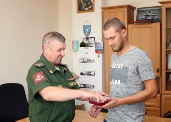 Служу России: добровольца из Сосновского района наградили медалью «За Отвагу»