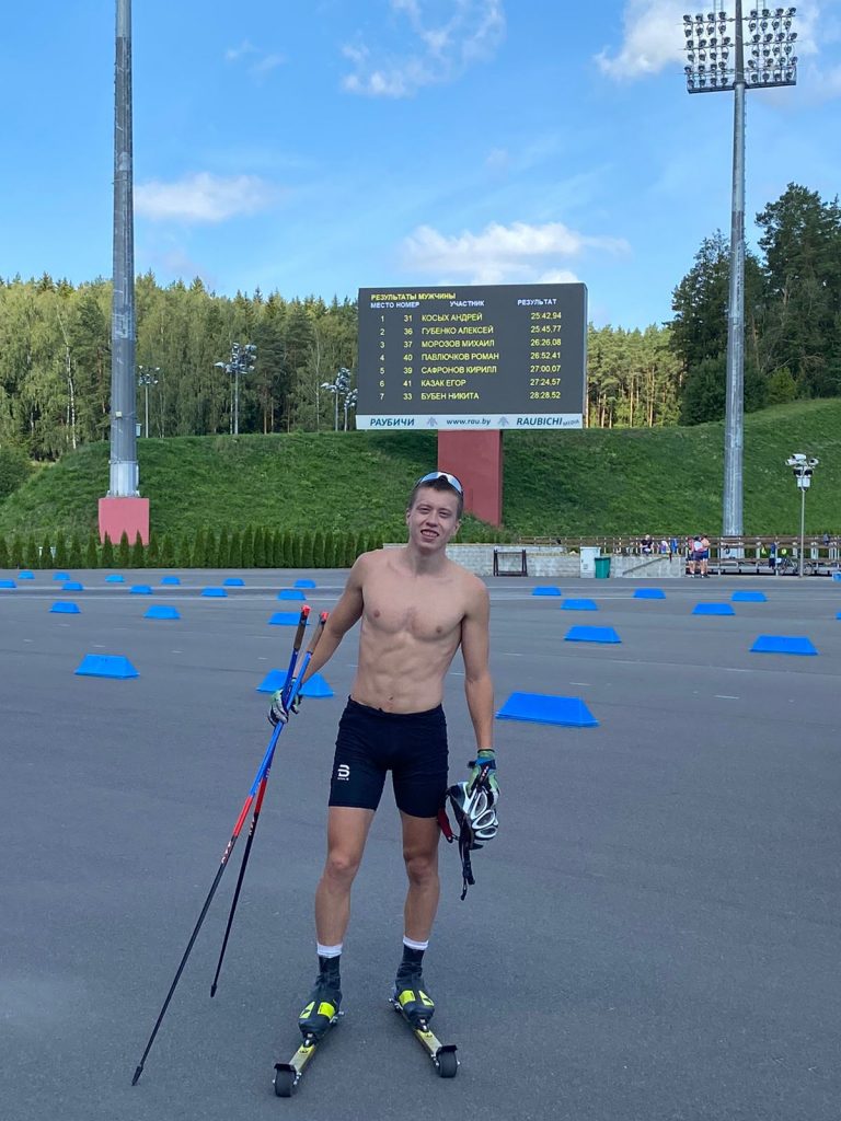 Сосновский спортсмен стал победителем чемпионата по лыжероллерам в Белоруссии