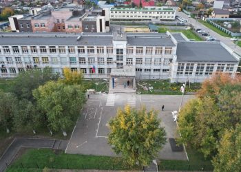 Фасад Кременкульской школы отремонтируют до 10 ноября