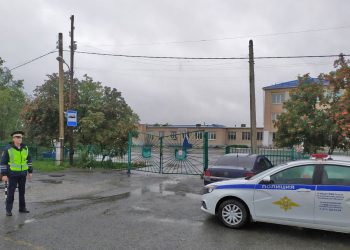 Полицейские напомнили школьникам правила дорожного движения