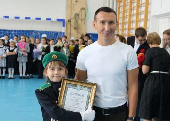 Девочка, разбившая копилку для солдат, стала лауреатом премии «Доброе сердце»
