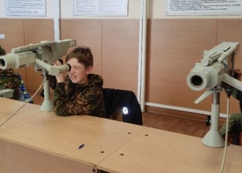 Кременкульские школьники три дня жили в танковой дивизии