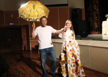 В стиле осени: в Долгодеревенском прошел показ коллекции одежды