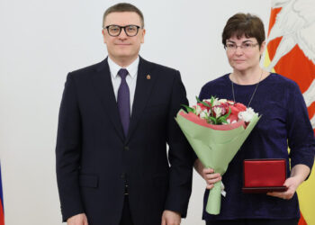 Две жительницы Сосновского района получили знак отличия «Материнская слава»