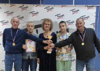 Школьники против ветеранов: в РДК прошел юбилейный шахматный турнир
