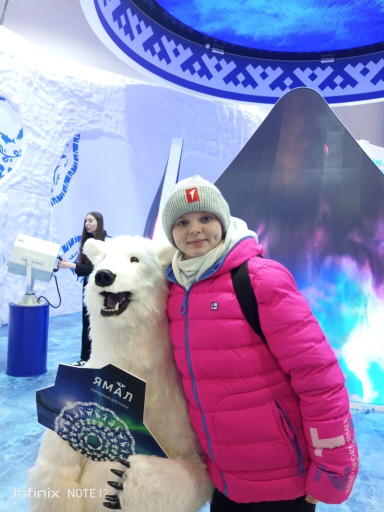 Наши на ВДНХ: сосновские школьники посетили выставку «Россия»