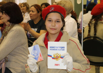 Юным сосновцам торжественно вручили паспорта