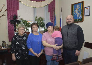 В Рощино поздравили мам участников СВО