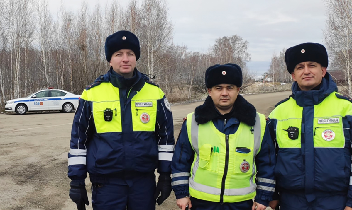 Сотрудники ДПС помогли женщине, автомобиль которой заглох на трассе -  Сосновская Нива