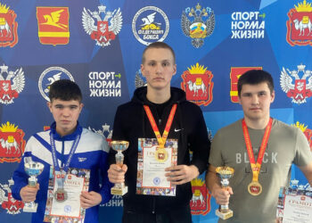 Сосновские кикбоксеры стали лучшим в Златоусте