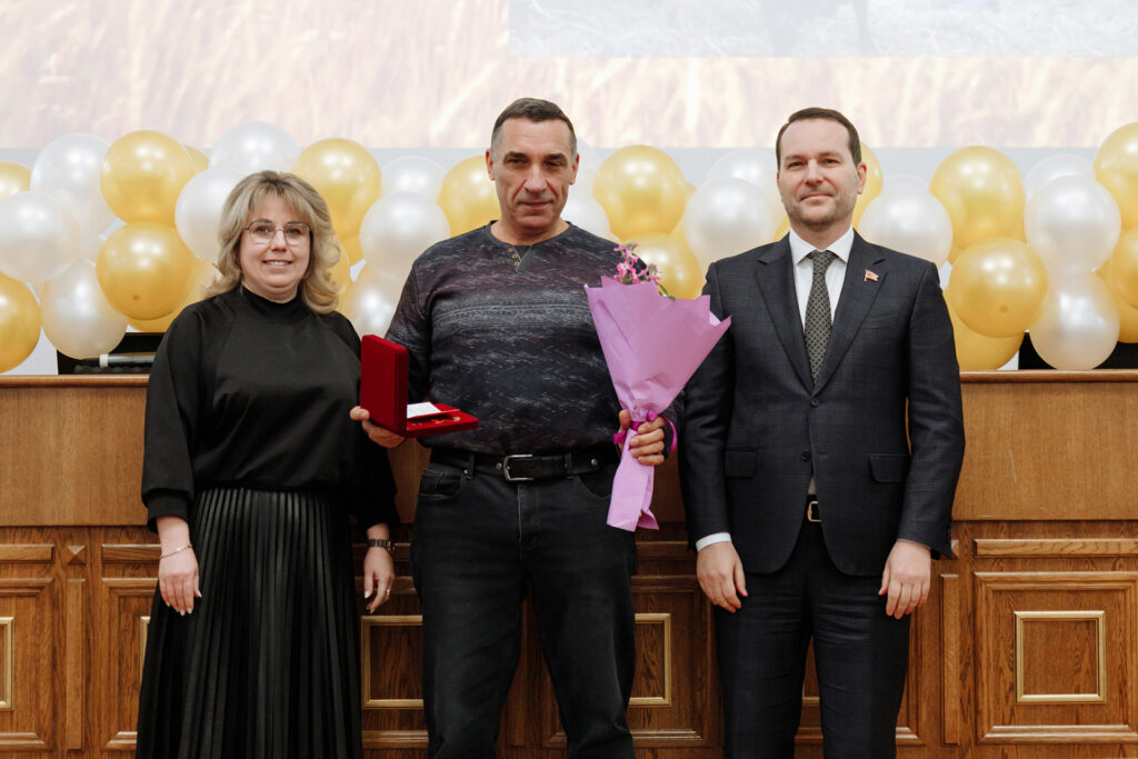 Аграриев Сосновского района наградили в Законодательном Собрании