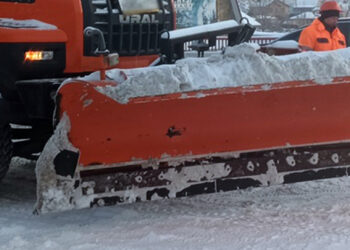 Как чистят дороги в Кременкульском поселении