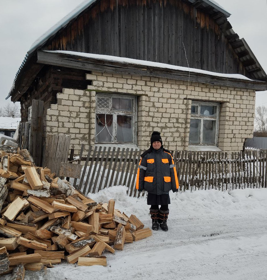 Благотворительный фонд «Мечта» подарил дрова жителям Сосновского района