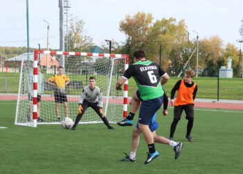«Есаулка» играет на футбольном турнире в Аргаяше