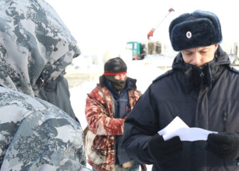 Полиция и Росгвардия проверили мигрантов в теплицах и складах