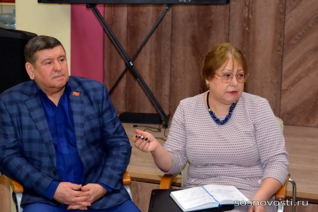 Депутаты спросили у молодежи о будущем Сосновского района