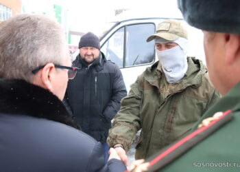 Новый автомобиль для фронта передали защитнику из Сосновского района