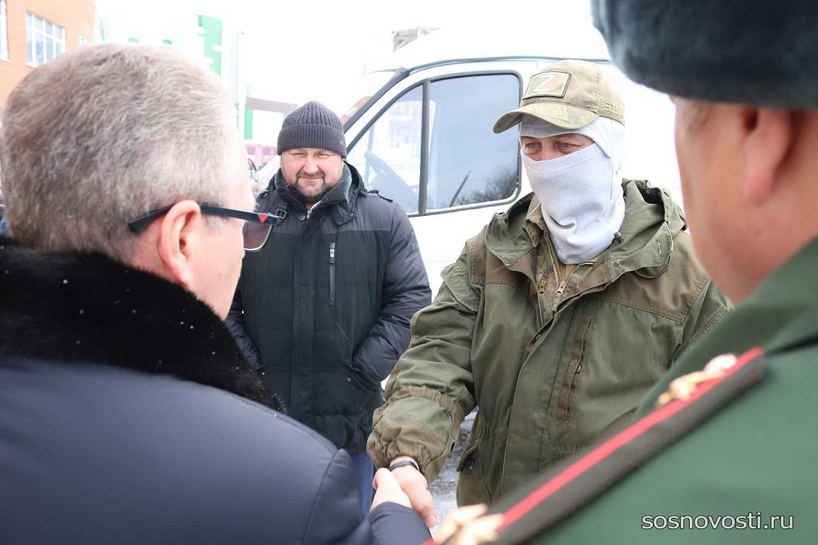 Новый автомобиль для фронта передали защитнику из Сосновского района -  Сосновская Нива