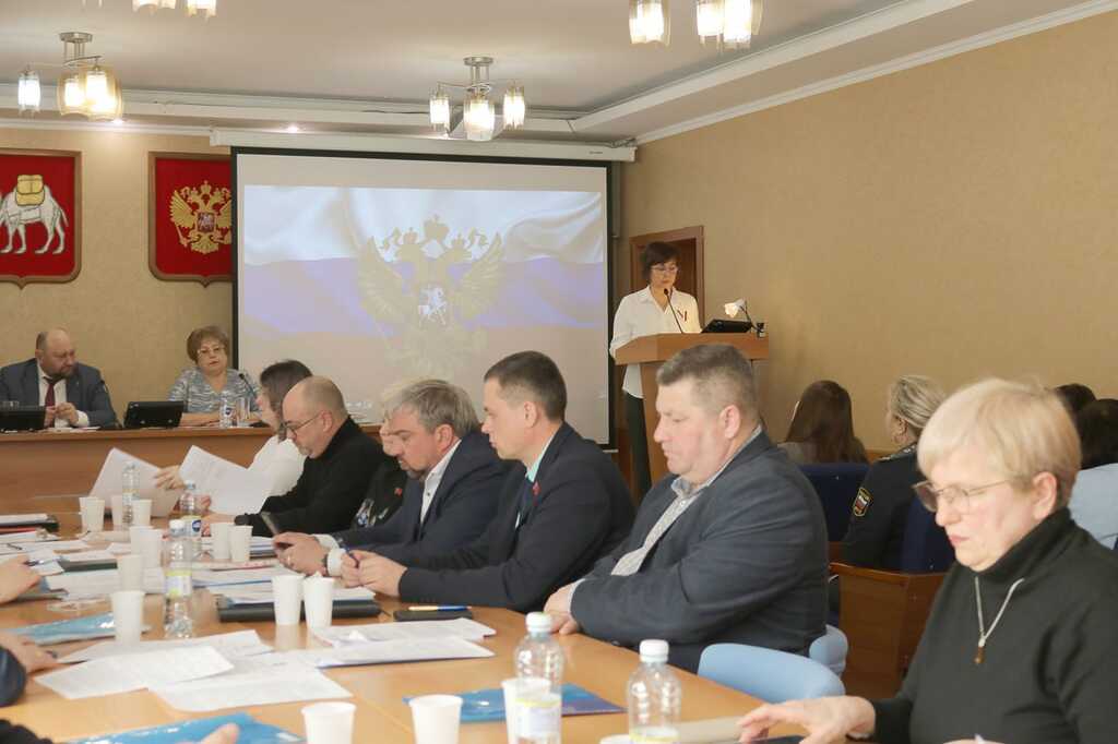 Депутаты Собрания приняли отчет главы Сосновского района