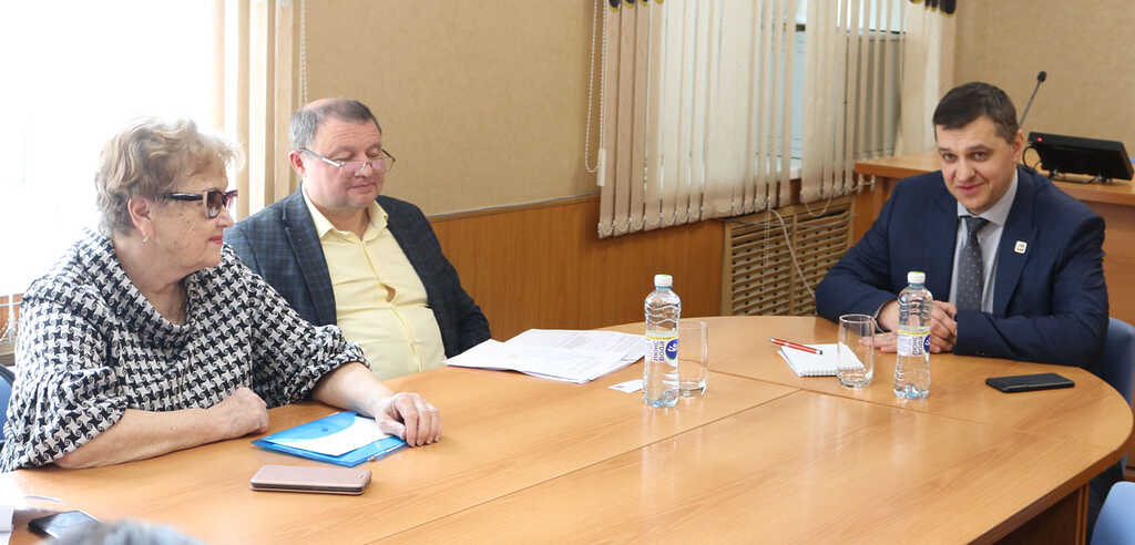 Представители профсоюзов Сосновского района встретились с председателем Федерации Олегом Екимовым