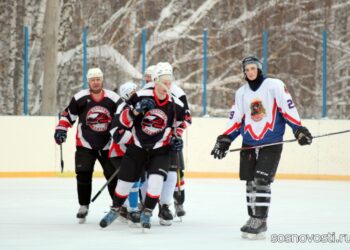 Полетаево и Кременкуль сразятся за «бронзу» чемпионата по хоккею