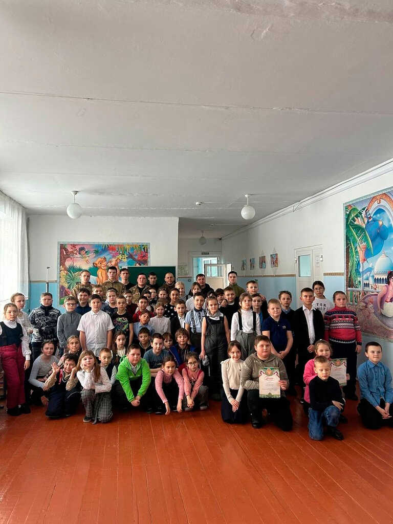 Начальные классы школы поселка Полевой приняли участие в «Зарничке»