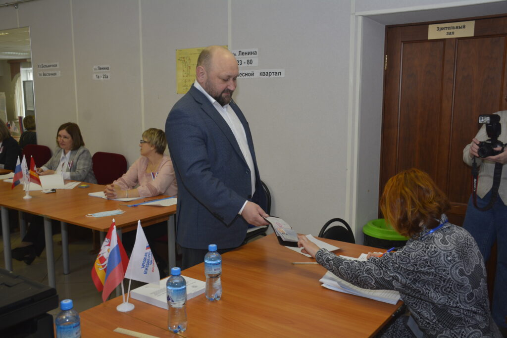 Глава Сосновского района проголосовал на выборах президента России