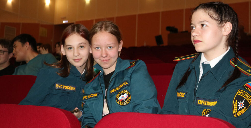 Юношей и девушек из Сосновского района пригласили на День призывника