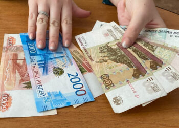 В Долгодеревенском кассира задержали на рабочем месте
