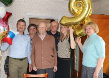 Собираюсь на парад! Ветеран из Солнечного отмечает 98-летие
