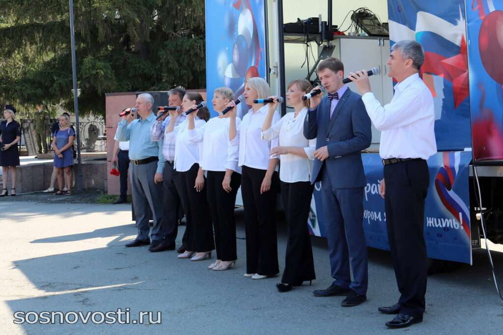 Память павших в годы Великой Отечественной войны почтили сегодня в Долгодеревенском