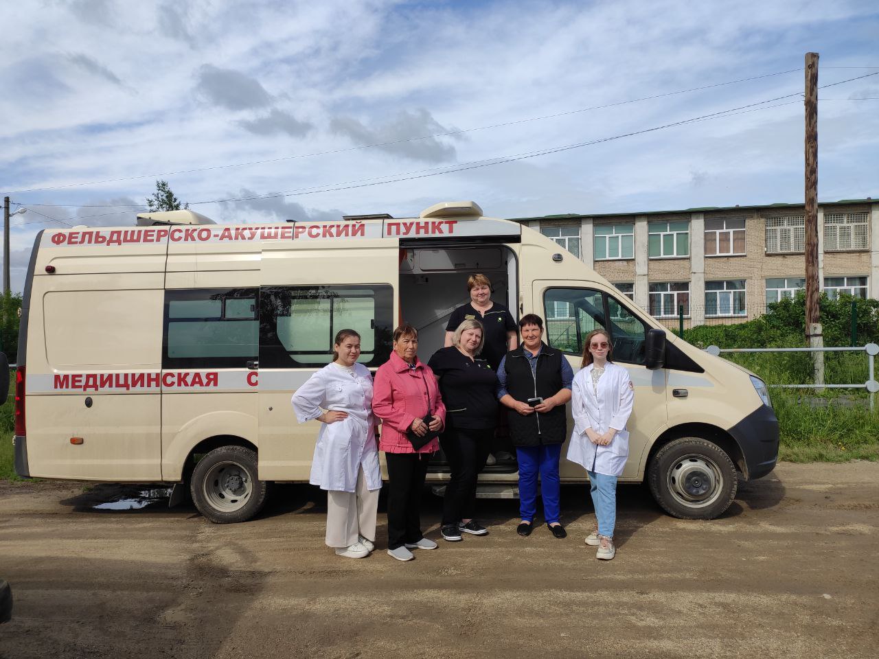 В Большое Баландино приехал мобильный фельдшерско-акушерский пункт -  Сосновская Нива