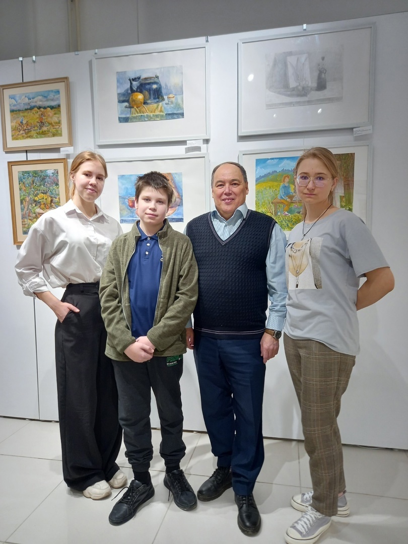 Другая реальность: в Долгодеревенской ДШИ состоялся выпуск юных художников