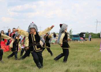 Как в Сосновском районе министра баурсаками угощали