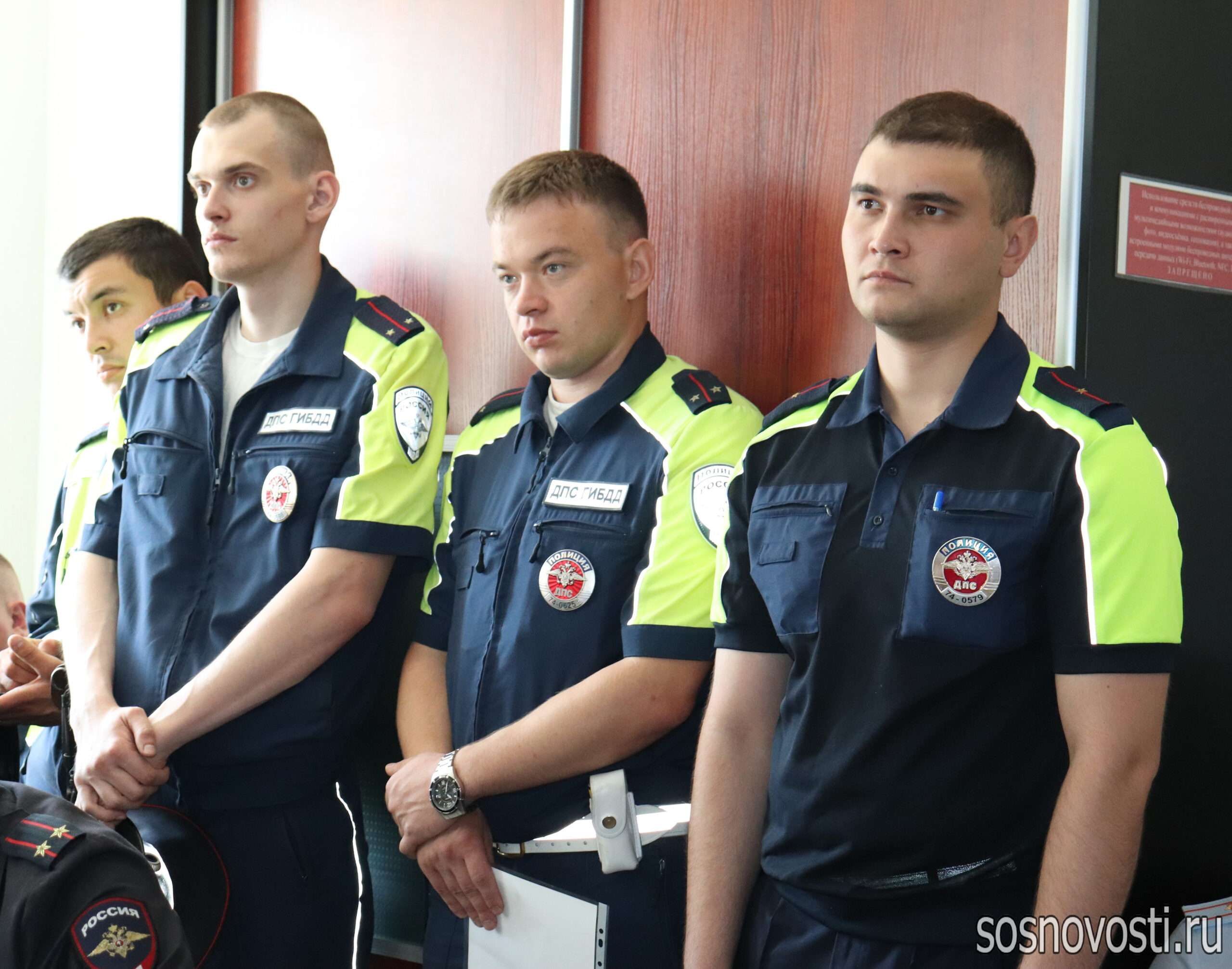 Сотрудников ГИБДД наградили за добросовестную службу | 04.07.2024 |  Долгодеревенское - БезФормата