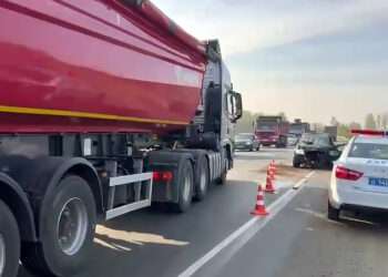 Водители попали в больницу после лобового столкновения на встречке