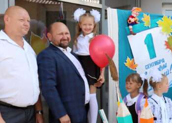 С Днем знаний поздравил жителей Сосновского районе глава Евгений Ваганов