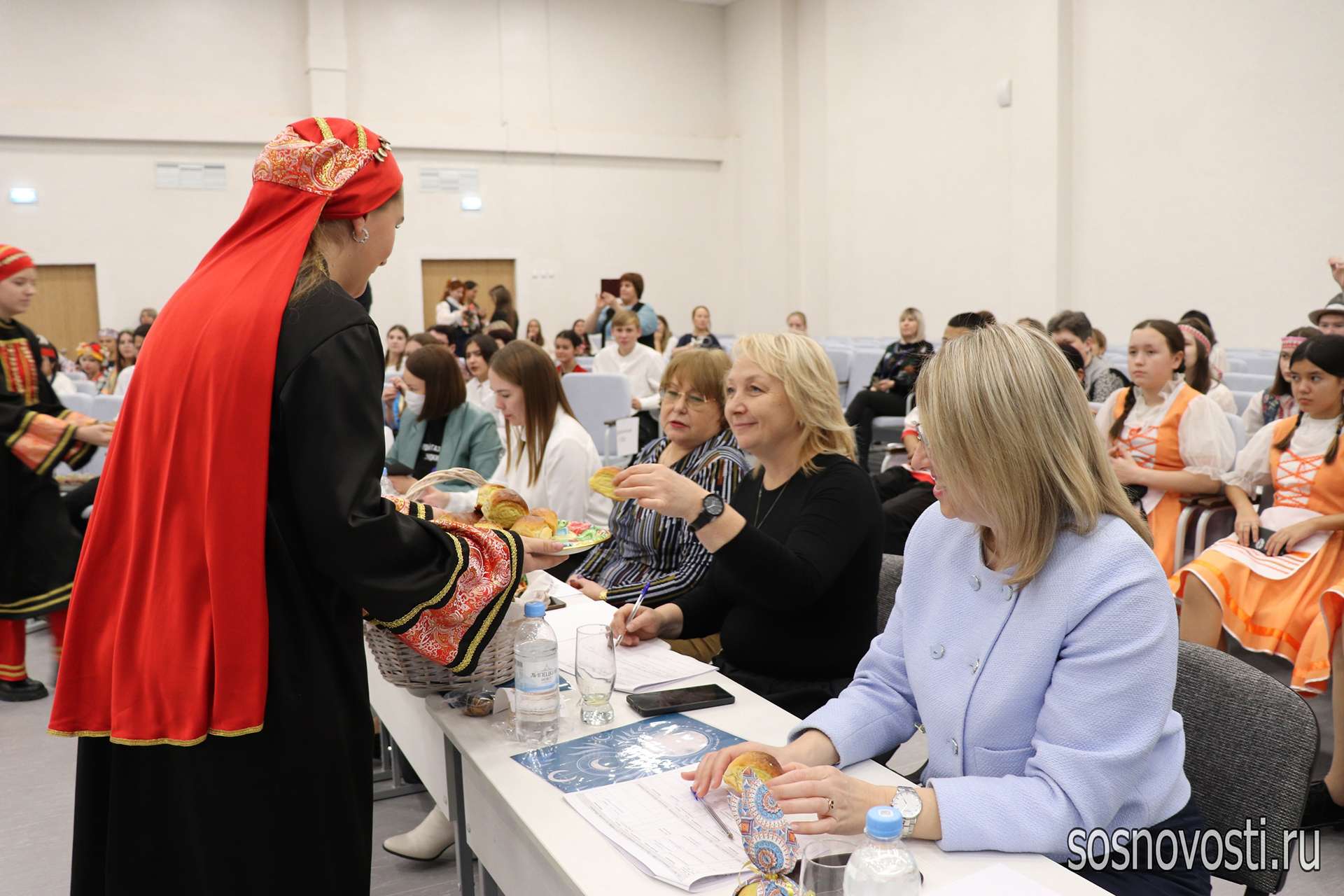 Веночек единства: в Сосновском районе прошел первый фестиваль национальных культур