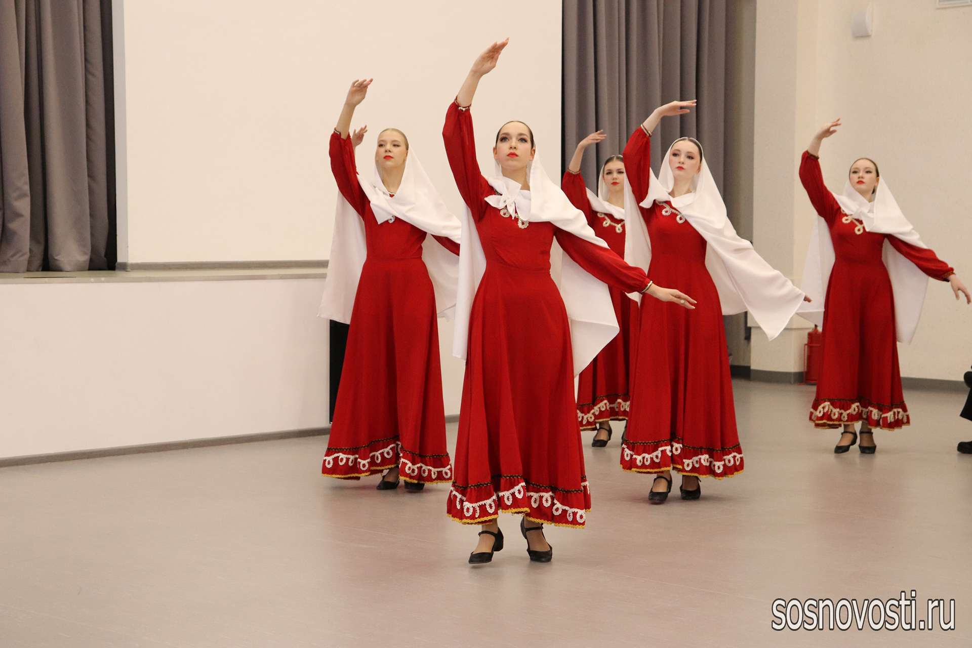 Веночек единства: в Сосновском районе прошел первый фестиваль национальных культур