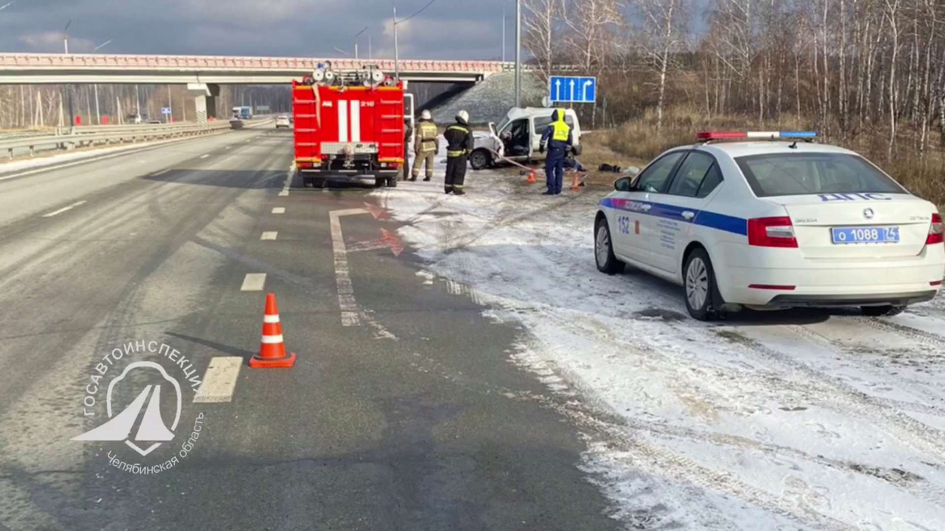 На границе Сосновского района водитель погиб, врезавшись в столб