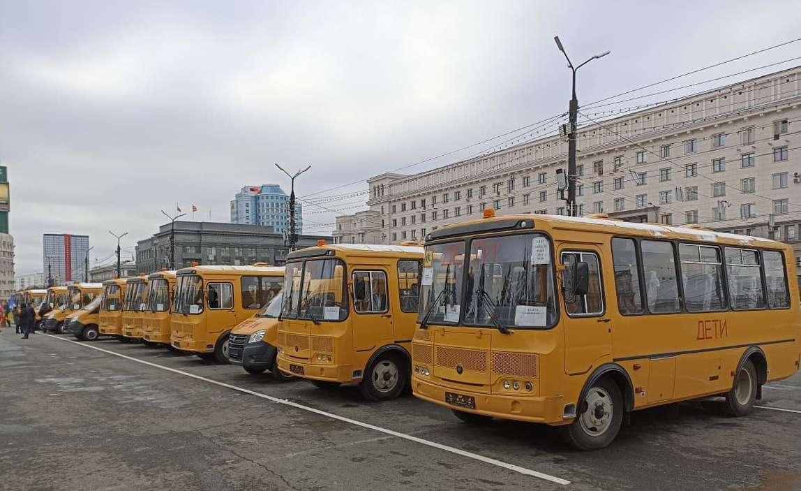 Школы Сосновского района получили новые автобусы