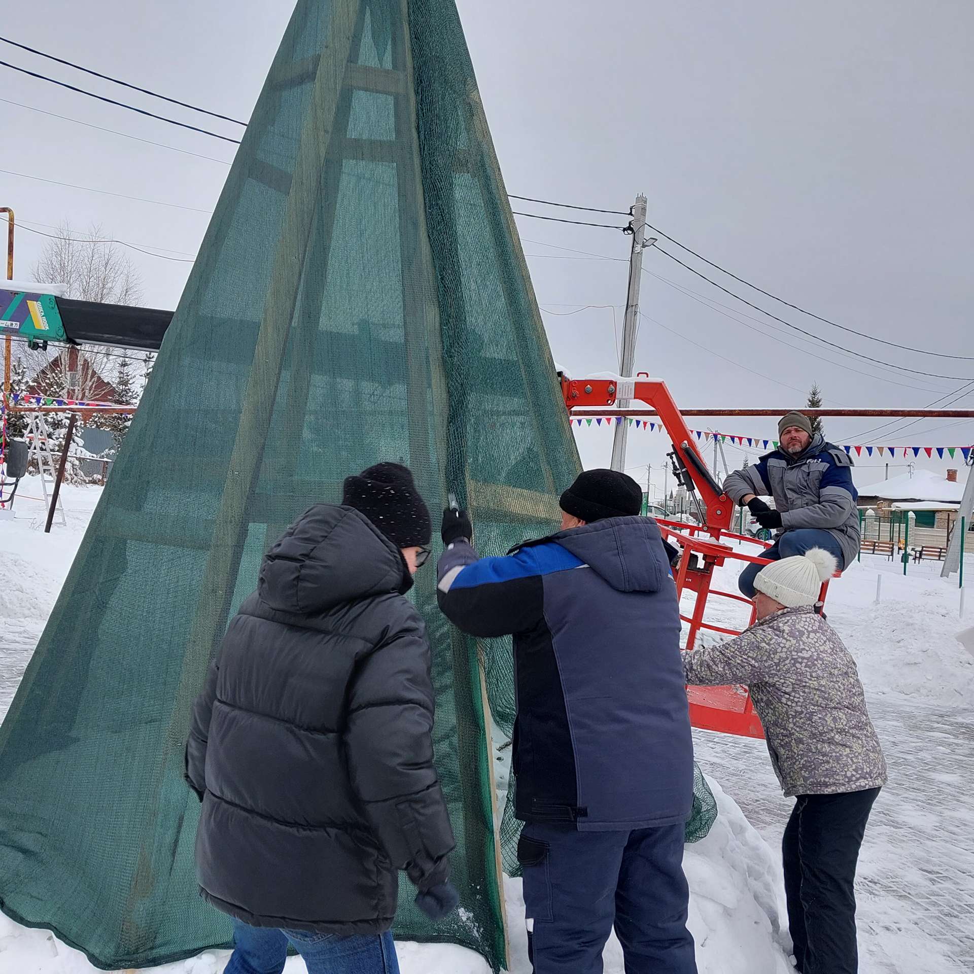 История одной елочки или Как в Кайгородово готовятся встречать Новый год