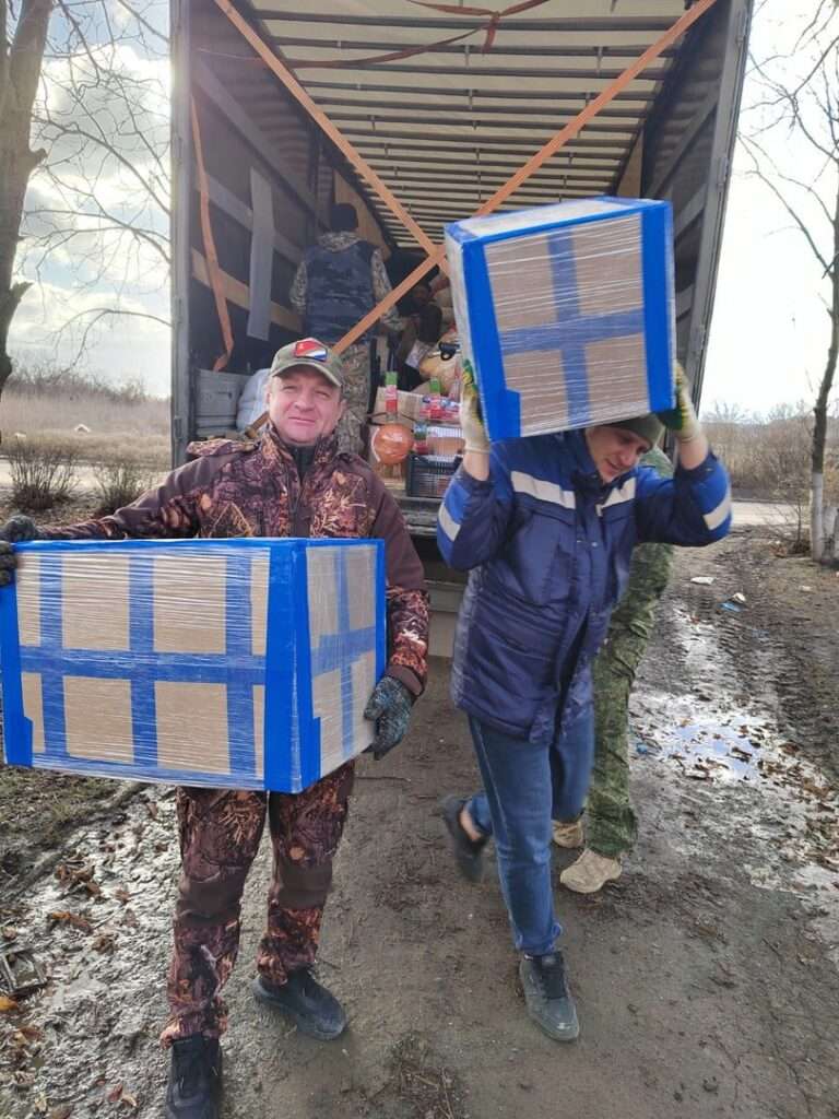 Волонтеры из Сосновского района доставили грузы бойцам СВО