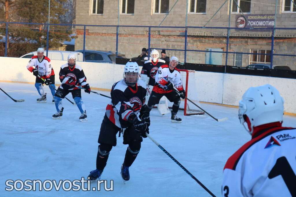 Прошел восьмой Кубок главы Сосновского района по хоккею с шайбой