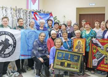 Поём одни песни, едим из одного котелка: саккуловским волонтерам рассказали о поездках на фронт